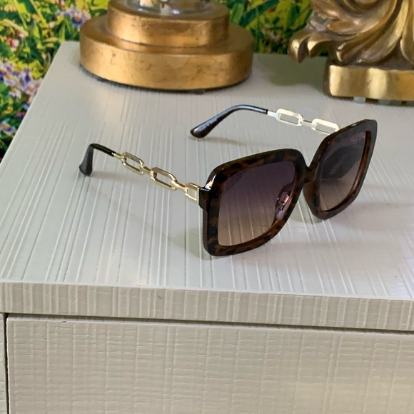 Express Retro oversized square frame chain sunglasses - Picture 4 of 16